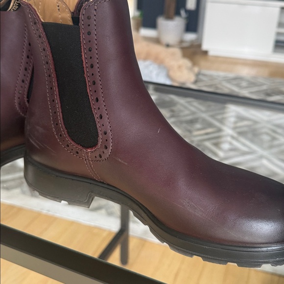 Women’s Blundstones - Picture 4 of 5